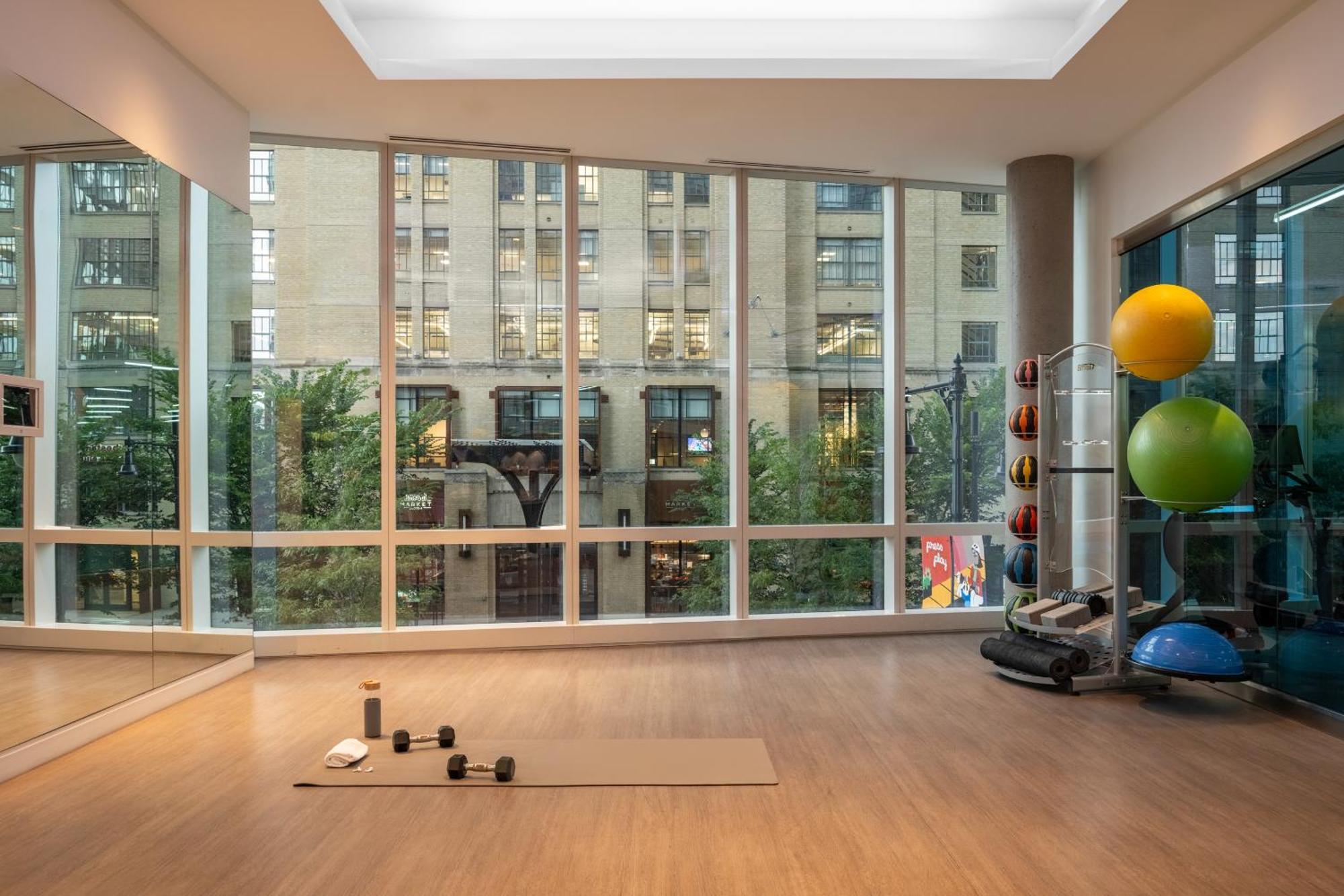 Sonder By Marriott Bonvoy Pierce Boston Apartments Fenway Exterior photo